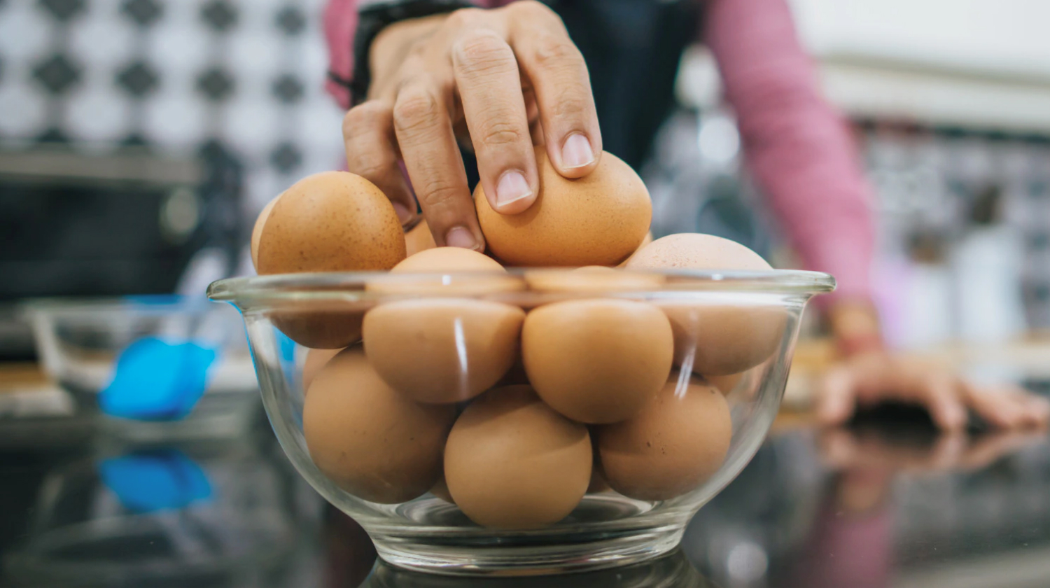 how many eggs per day can someone eat on keto diet?