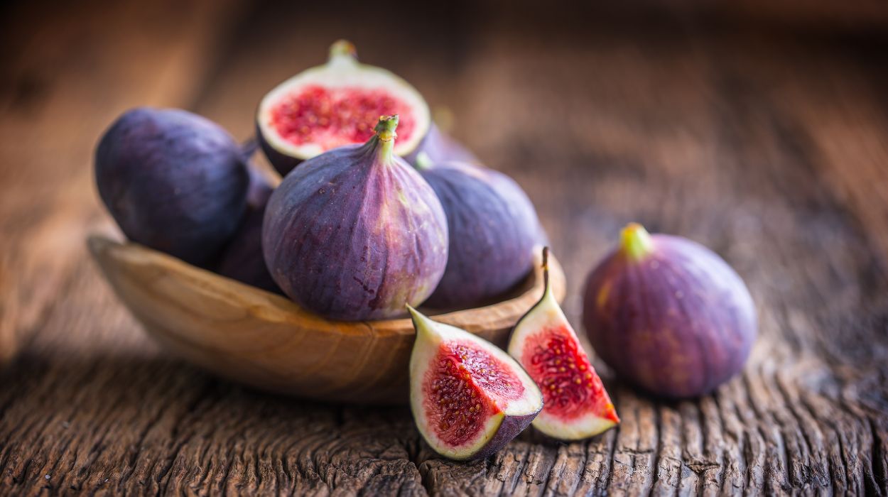 Figs - superfoods for strong bones